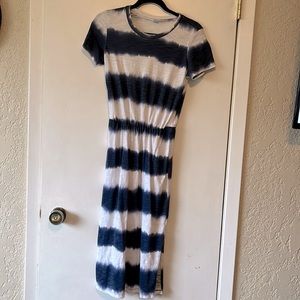Old Navy t-shirt dress Blue and white tie-dyed look